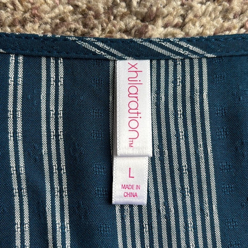 Striped Top 🦋 - Picture 3 of 7